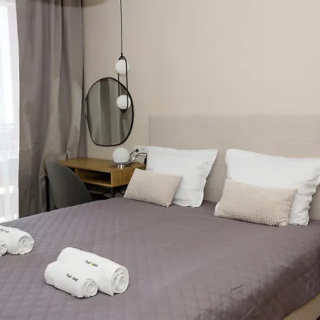 2bd With Parking, Working Space And Pool וארנה