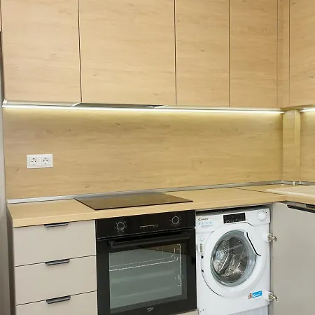 2bd With Parking, Working Space And Pool וארנה
