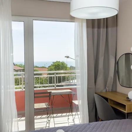 2bd With Parking, Working Space And Pool דירה