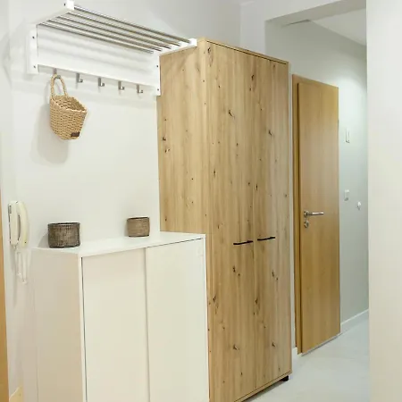 2bd With Parking, Working Space And Pool וארנה
